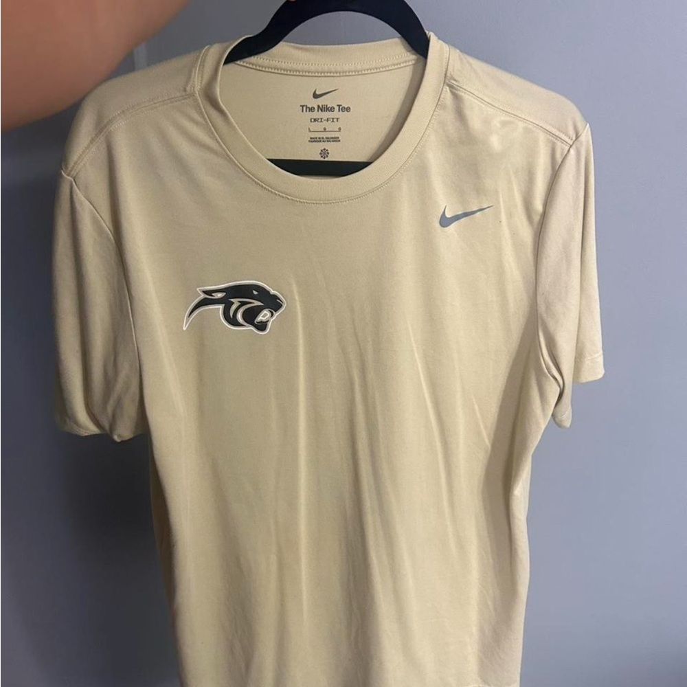 Nike Men's Beige Short Sleeve Tee